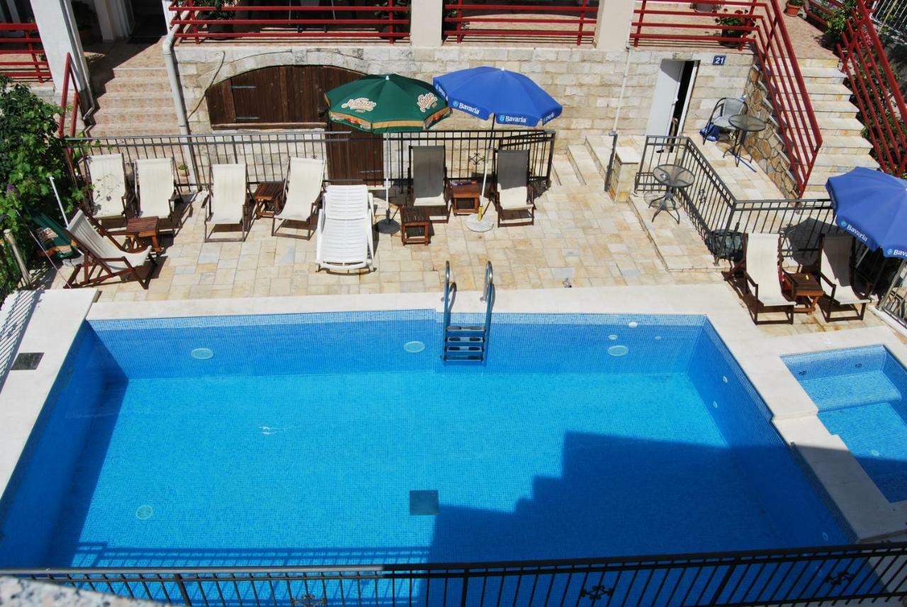 Apartments Srzentic Petrovac Buitenkant foto