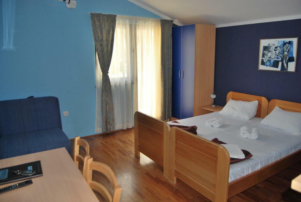 Apartments Srzentic Petrovac Buitenkant foto