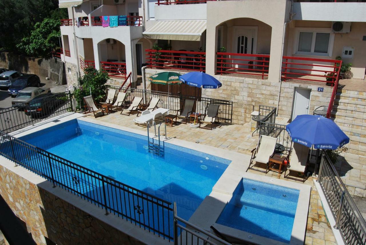 Apartments Srzentic Petrovac Buitenkant foto