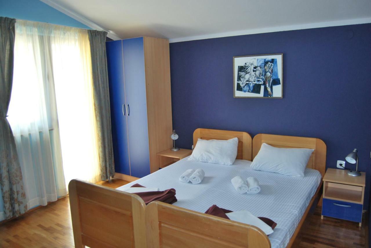 Apartments Srzentic Petrovac Buitenkant foto