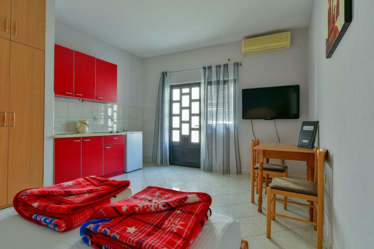 Apartments Srzentic Petrovac Buitenkant foto