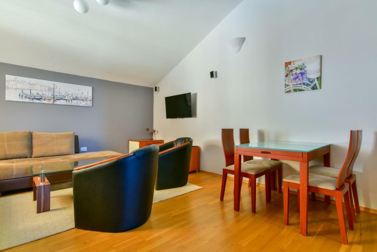 Apartments Srzentic Petrovac Buitenkant foto