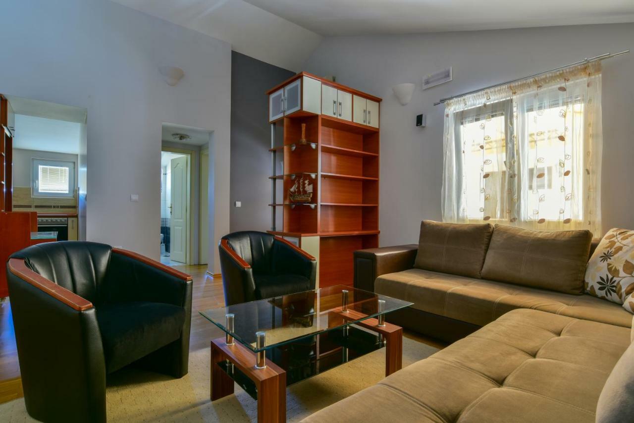 Apartments Srzentic Petrovac Buitenkant foto