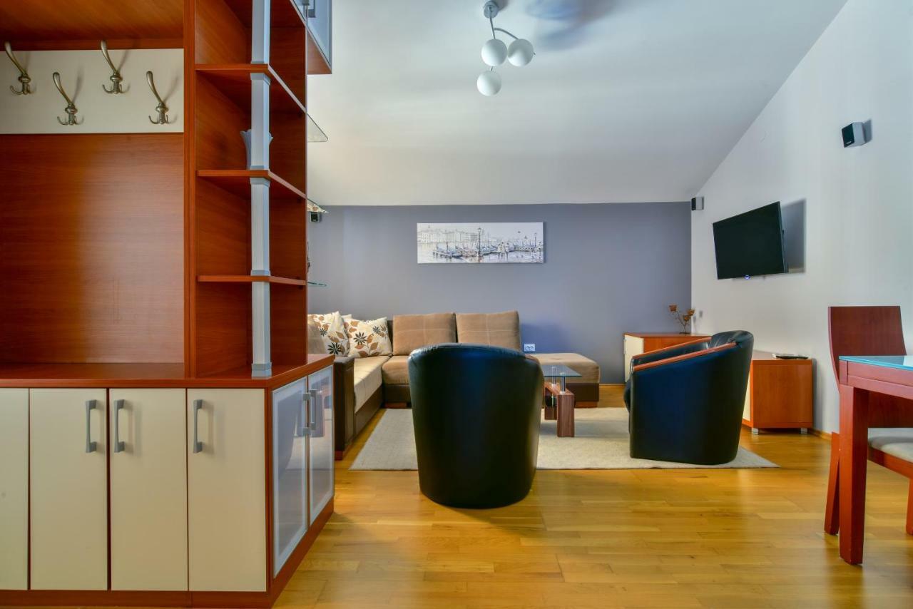 Apartments Srzentic Petrovac Buitenkant foto