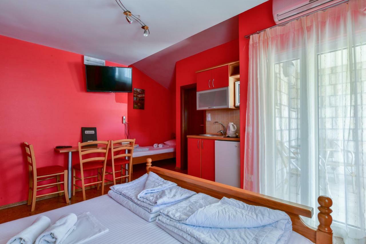 Apartments Srzentic Petrovac Buitenkant foto