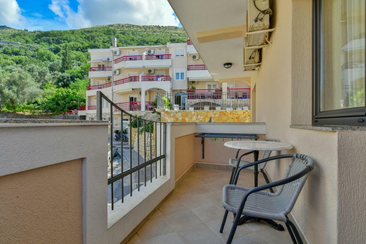 Apartments Srzentic Petrovac Buitenkant foto