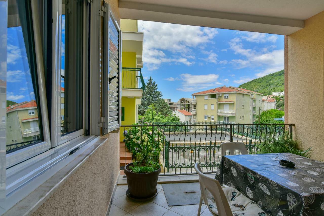 Apartments Srzentic Petrovac Buitenkant foto