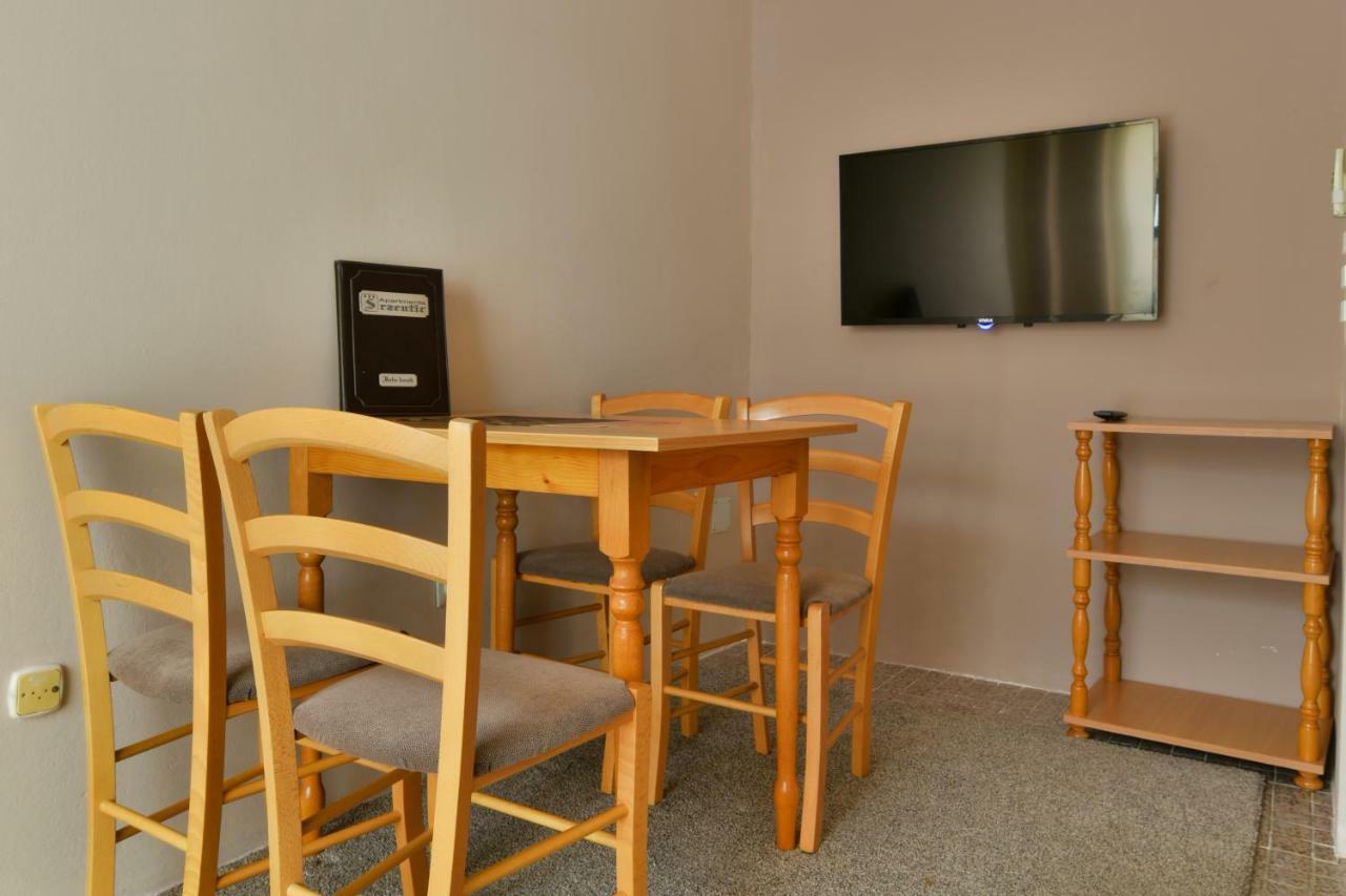 Apartments Srzentic Petrovac Buitenkant foto