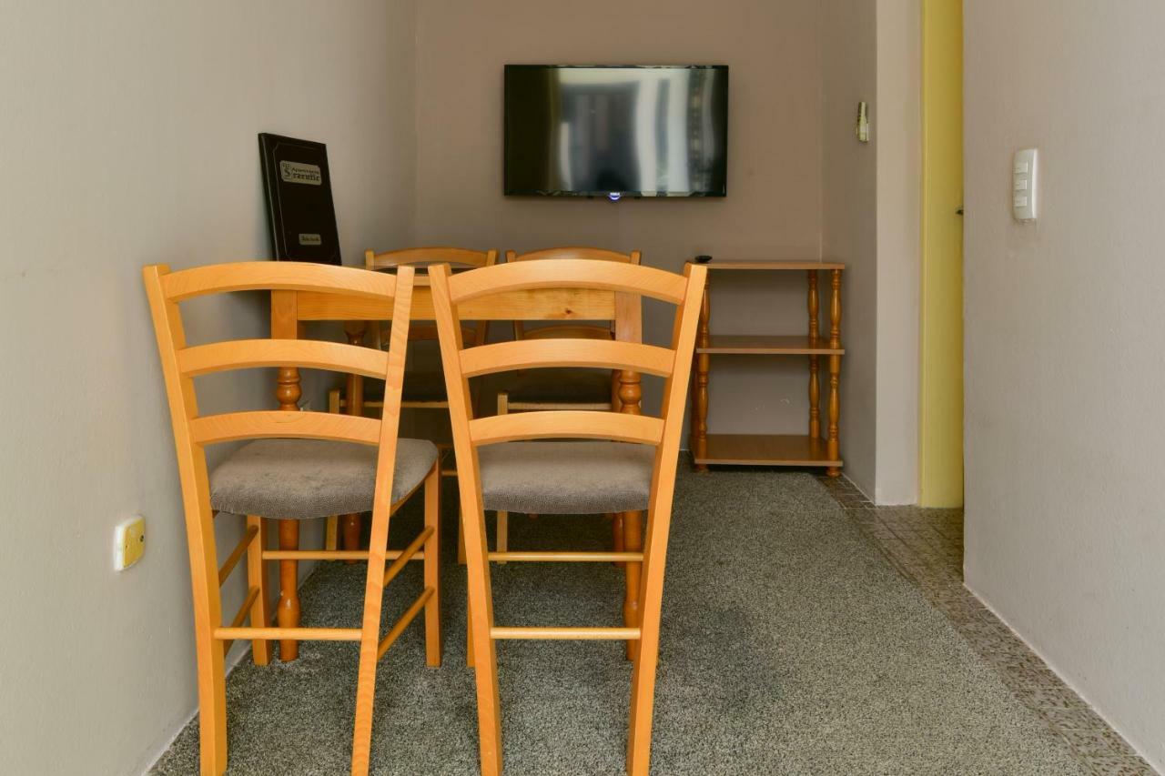 Apartments Srzentic Petrovac Buitenkant foto