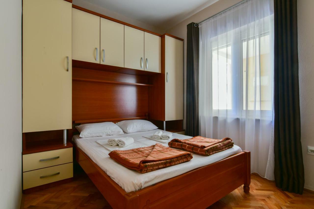Apartments Srzentic Petrovac Buitenkant foto