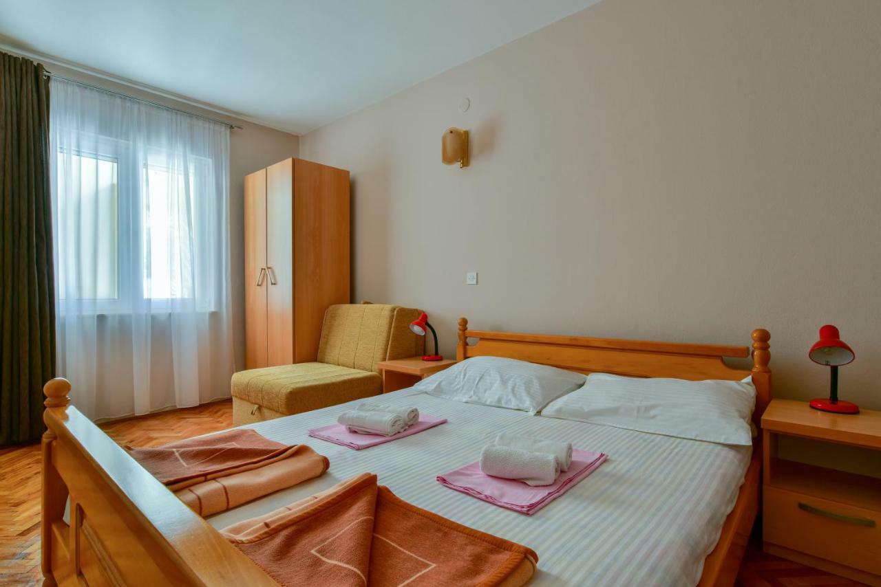 Apartments Srzentic Petrovac Buitenkant foto